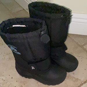 Like new Kids snow boots